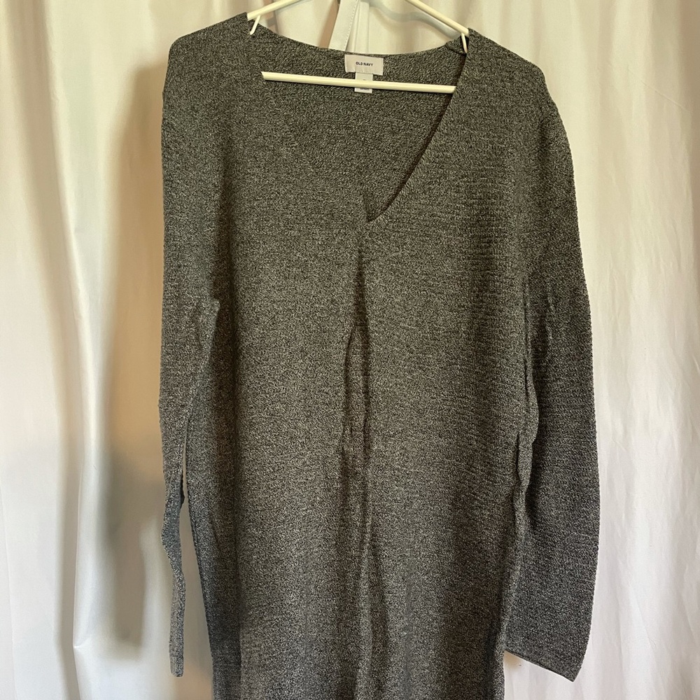 Lightweight V-neck Sweater